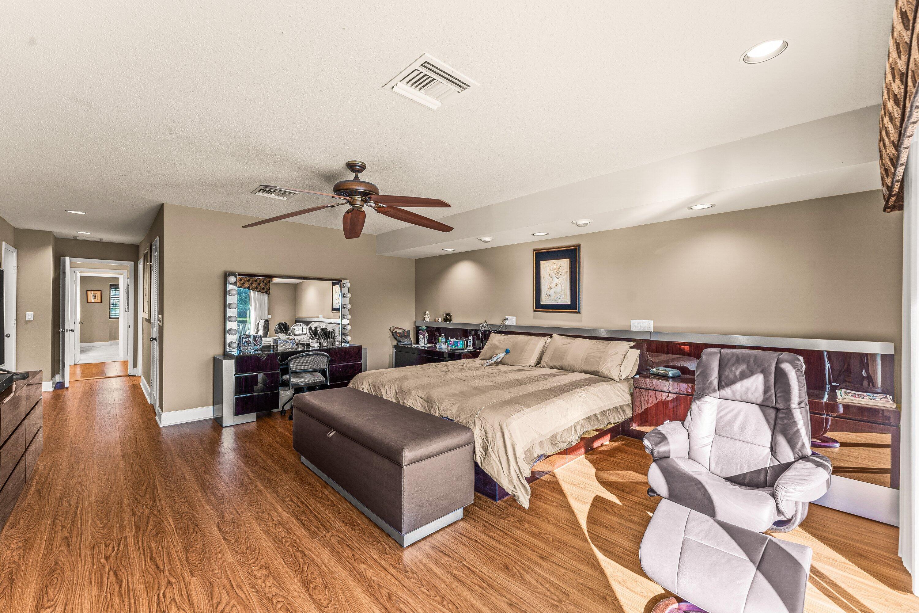 HAMPSHIRE AT HUNTERS RUN CONDO - Residential