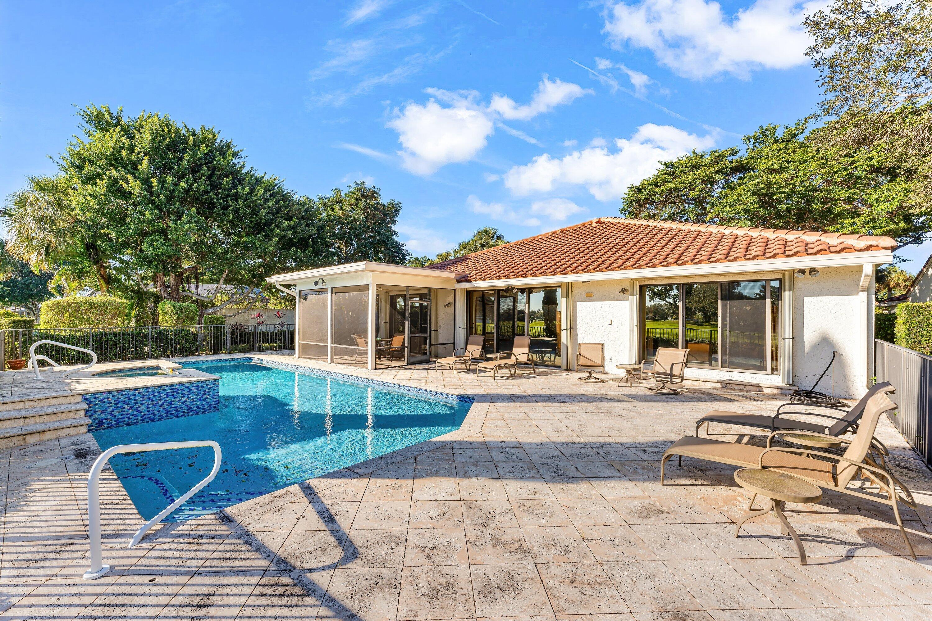 HAMPSHIRE AT HUNTERS RUN CONDO - Residential