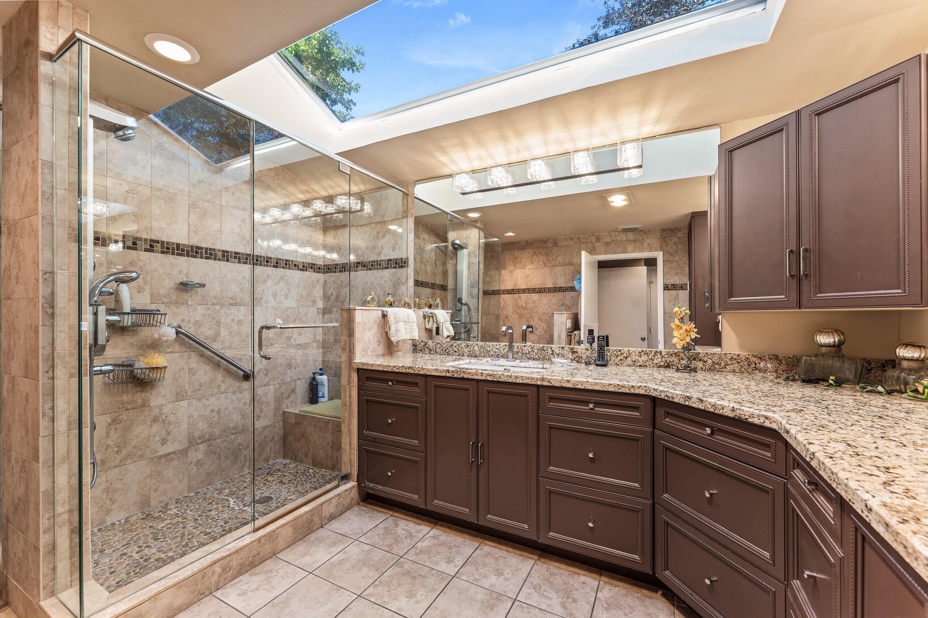 HAMPSHIRE AT HUNTERS RUN CONDO - Residential