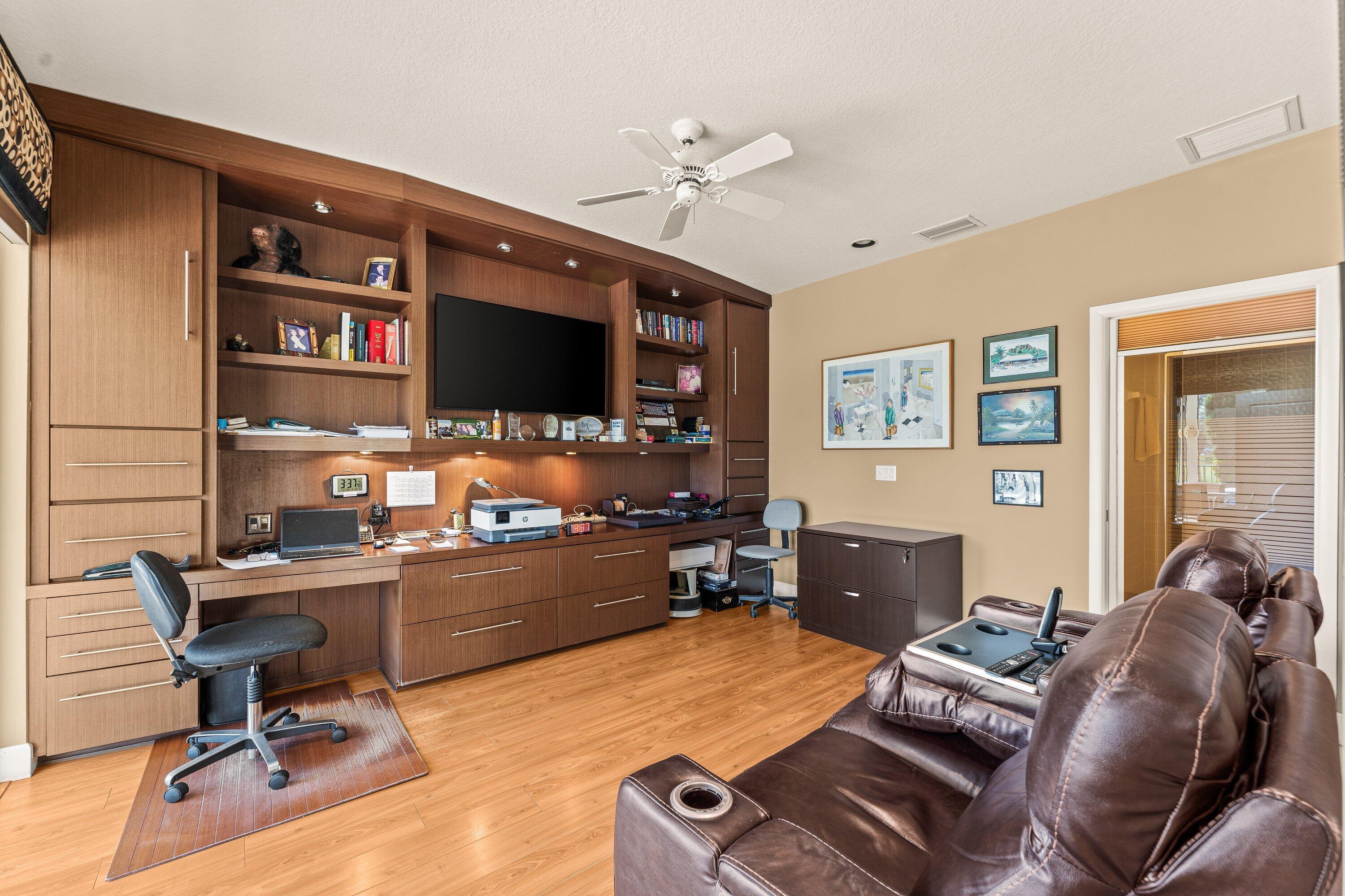 HAMPSHIRE AT HUNTERS RUN CONDO - Residential