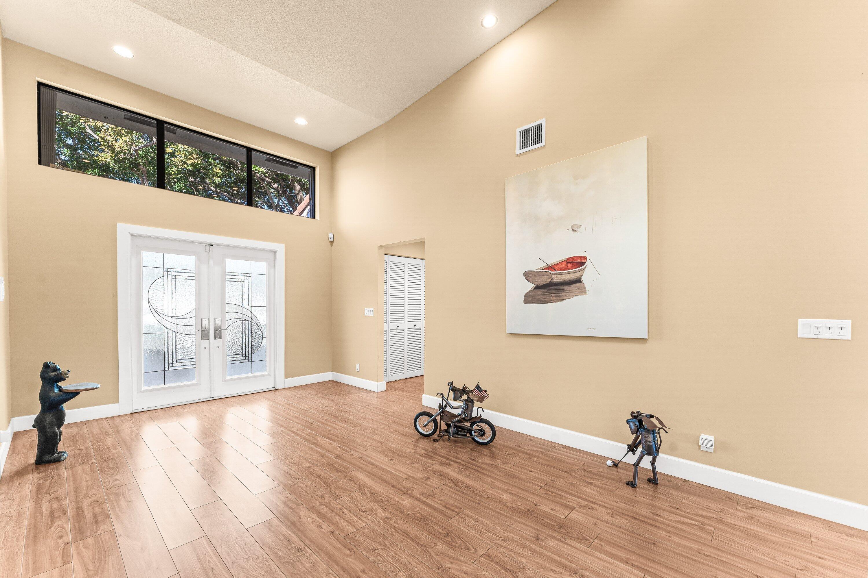 HAMPSHIRE AT HUNTERS RUN CONDO - Residential