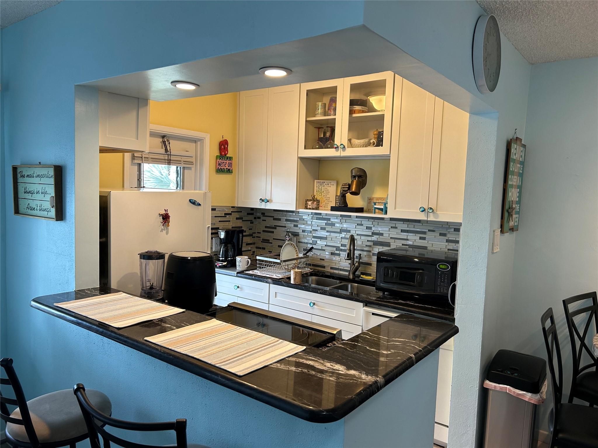 RIO MAR APTS - Residential