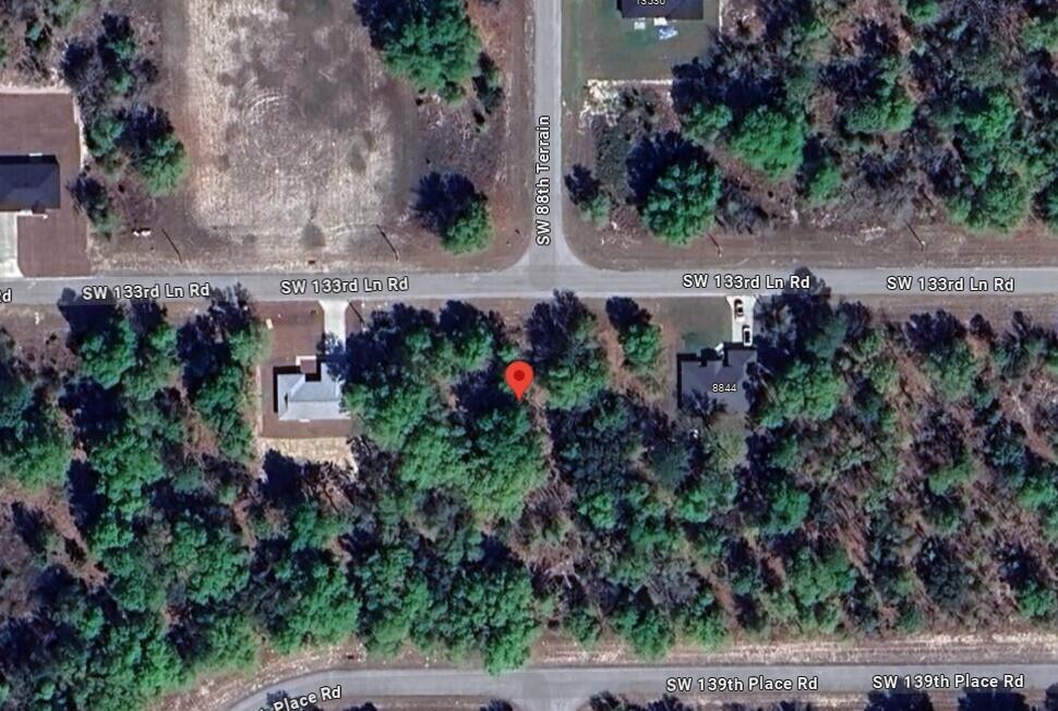 Build your dream home on this high and dry 0.23 acre lot. It is located in Marion oaks with amenities such as community center, basketball and tennis court and pavilion enjoy all of this with NO HOA. Many new homes being built in the neighborhood. Conveniently located to shopping, dining, parks, library, I-75 and SR-200. Close to Silver springs and Rainbow springs. Only 1 hour from Orlando theme parks