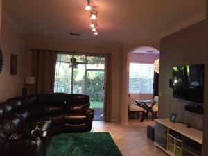SEMINOLE PALMS - Residential