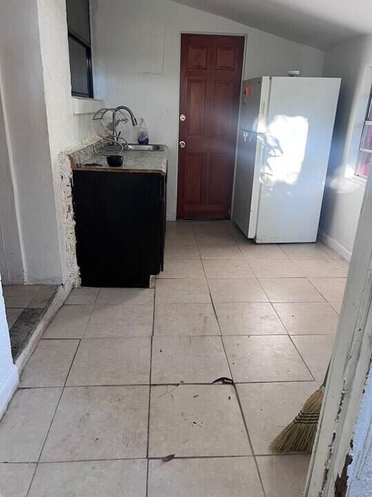 S H BUTLERS ADD - Residential Lease