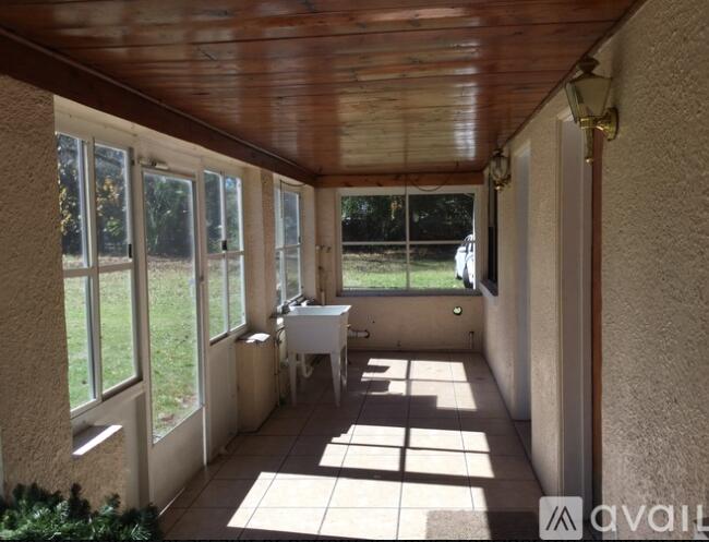 S H BUTLERS ADD - Residential Lease