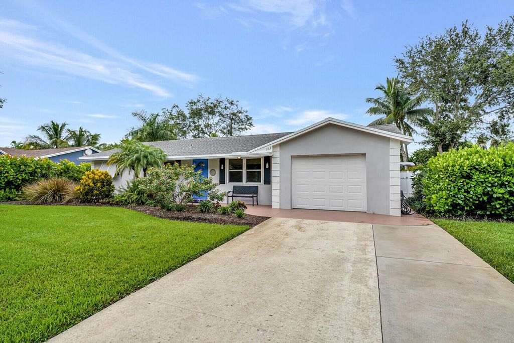 Photo of 368 Beacon Street, Tequesta, FL 33469 (MLS # R11091417)