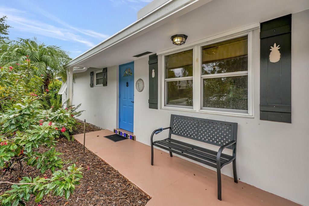 Photo of 368 Beacon Street, Tequesta, FL 33469 (MLS # R11091417)