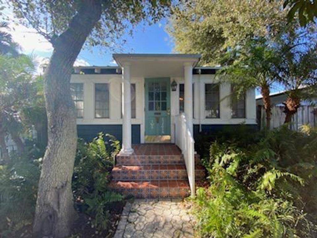 Photo of 211 N M Street, Lake Worth Beach, FL 33460 (MLS # R11057296)