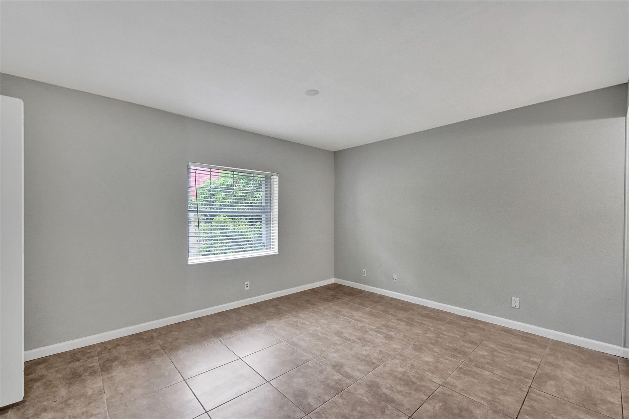 555 SE 8th St 252