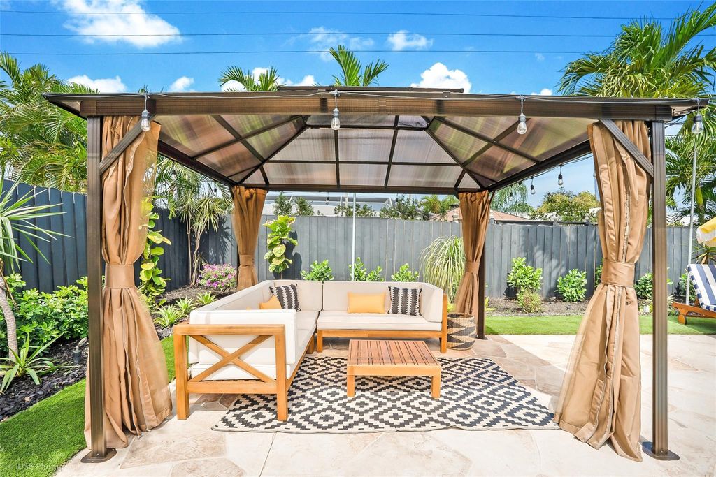 Photo of 2001 NE 62nd Street, Fort Lauderdale, FL 33308 (MLS # F10473328)