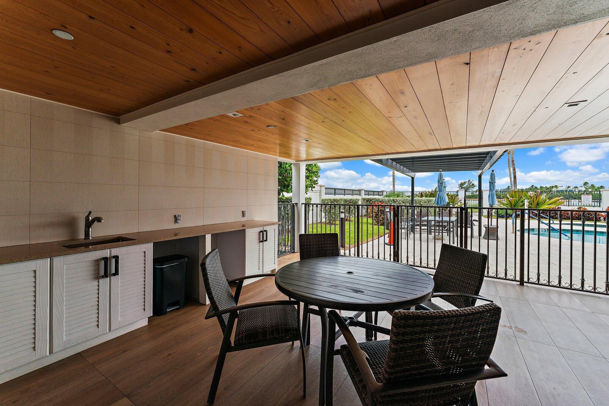 ADDISON SINGER ISLAND - Residential Lease