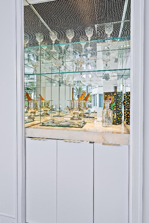 Palm Beach Towers - Residential