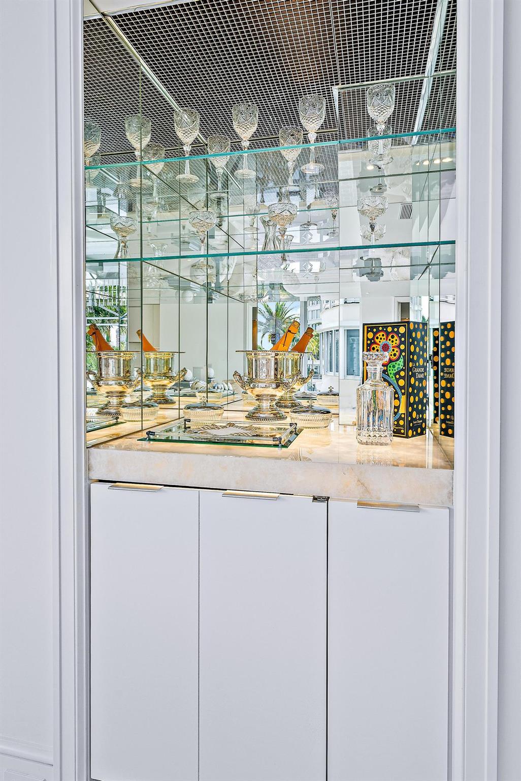 Palm Beach Towers - Residential