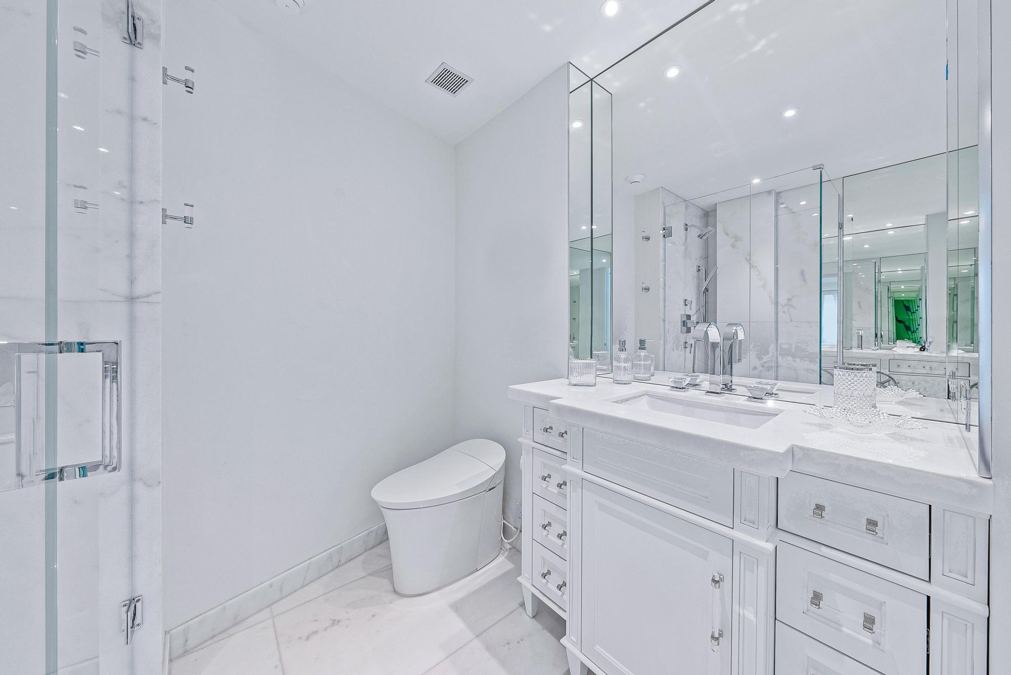 Palm Beach Towers - Residential