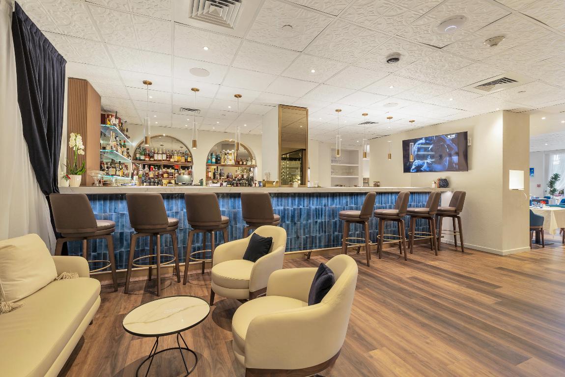 Palm Beach Towers - Residential