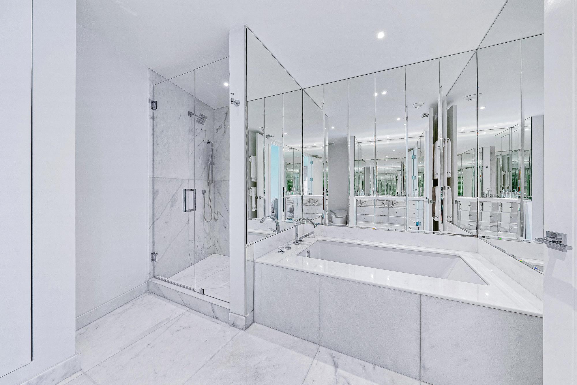 Palm Beach Towers - Residential