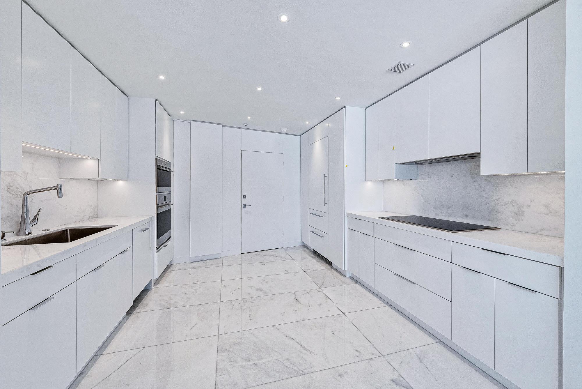 Palm Beach Towers - Residential