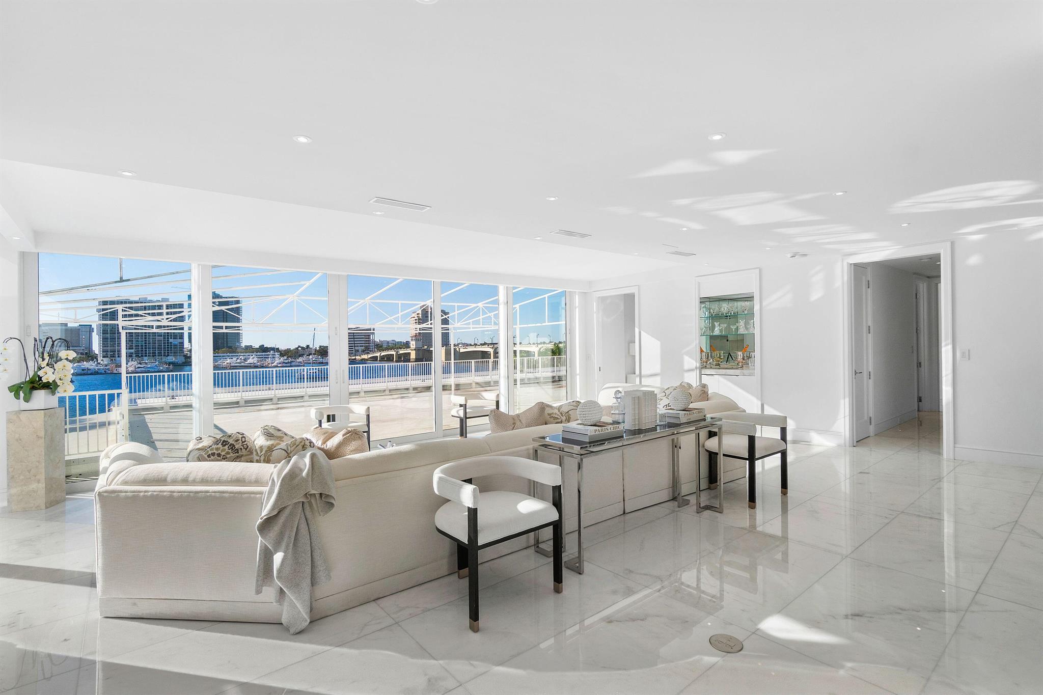 Palm Beach Towers - Residential