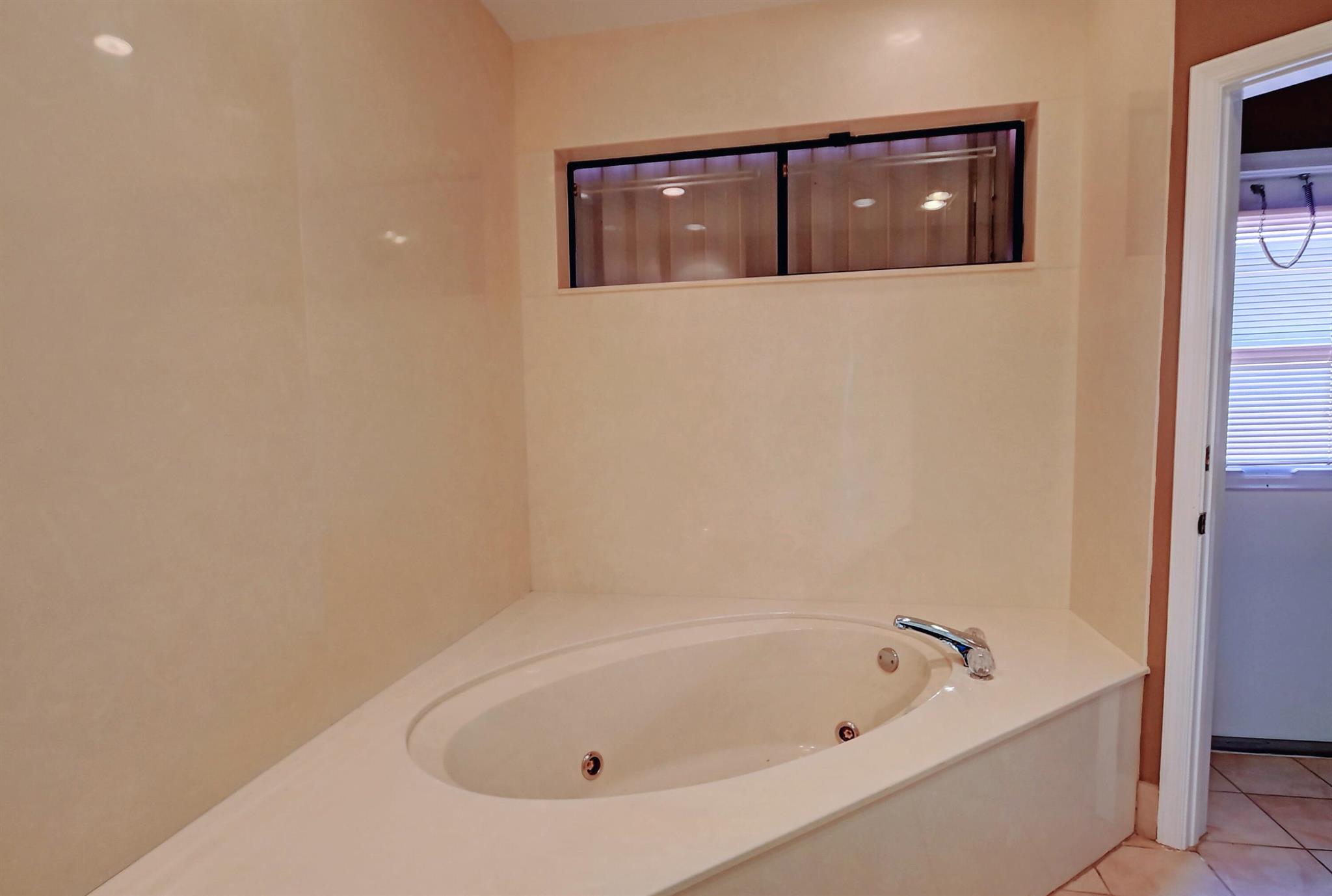 BOCA GREENS 9 - Residential Lease