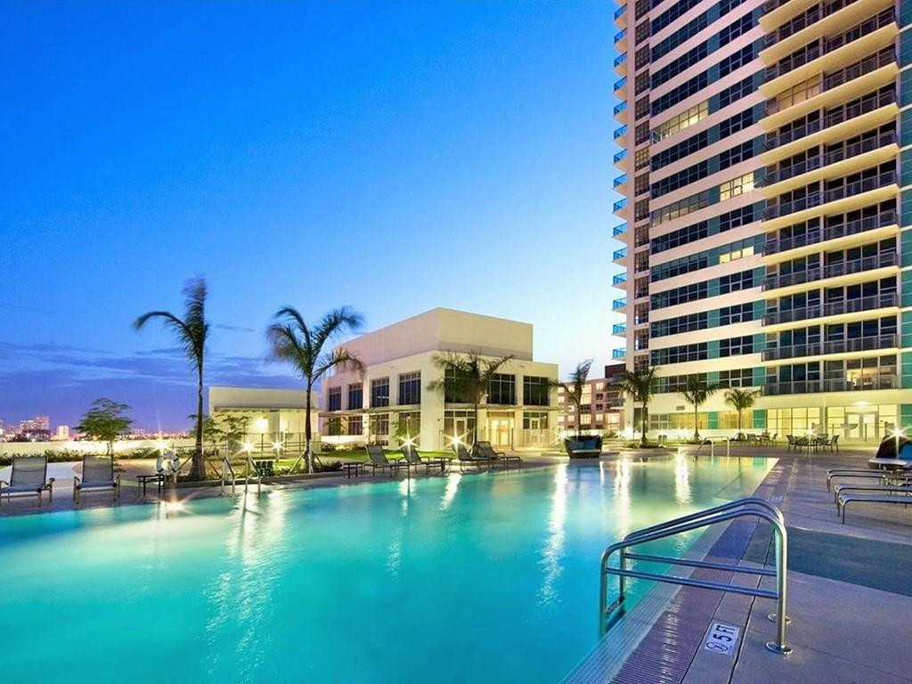 Four Midtown - Residential