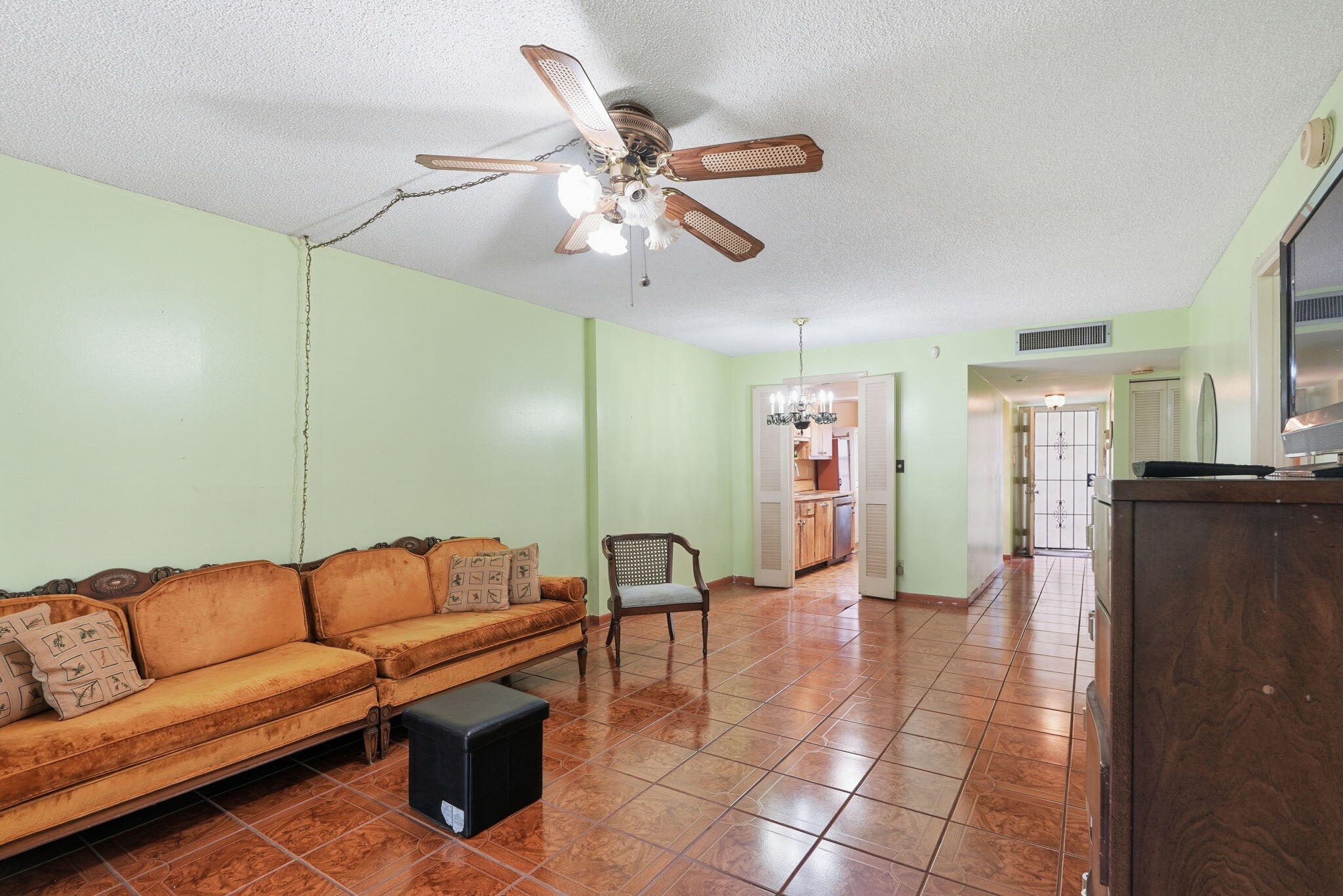 3000 NW 48th Terrace 130, Lauderdale Lakes FL 33313