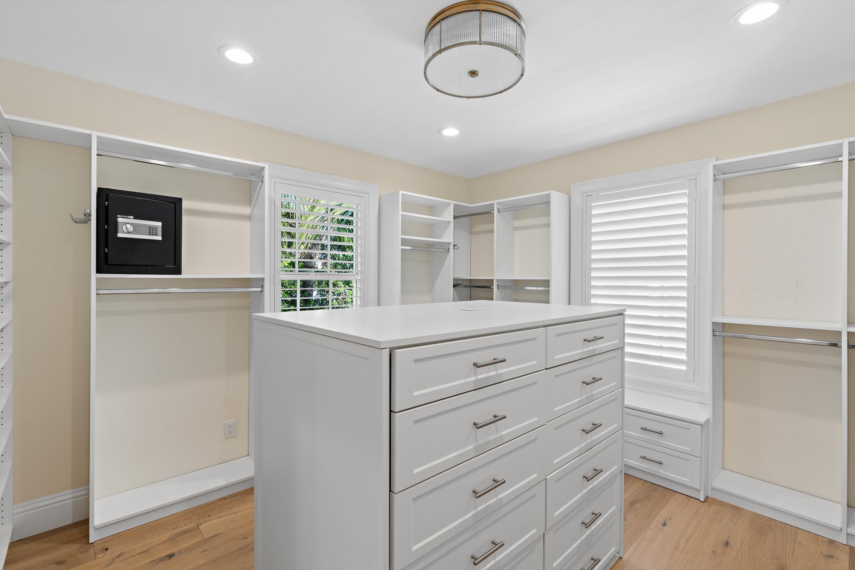 SINGER - Residential