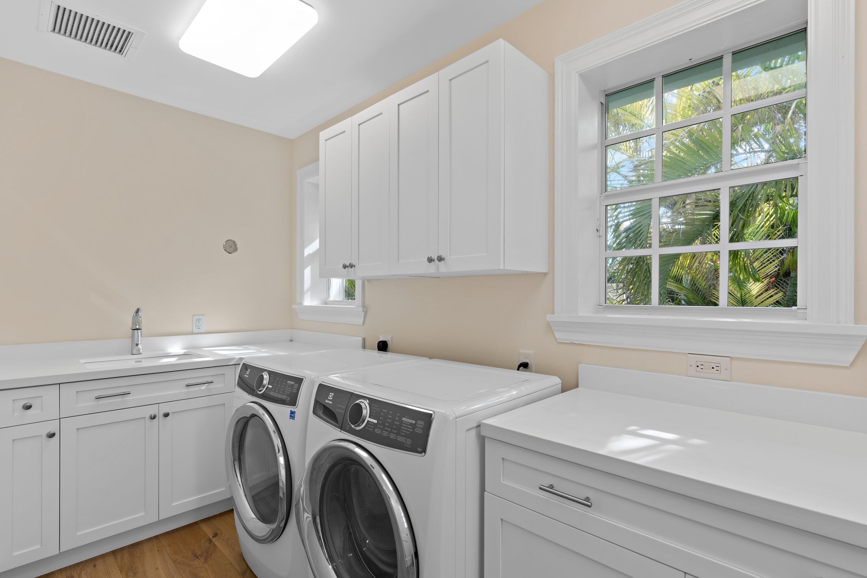 SINGER - Residential