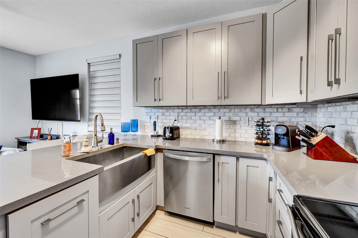 COURTYARDS AT JACARANDA - Residential