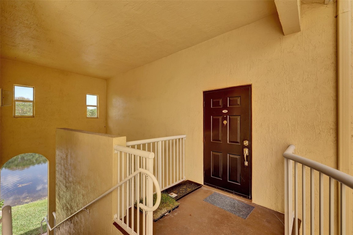 COURTYARDS AT JACARANDA - Residential