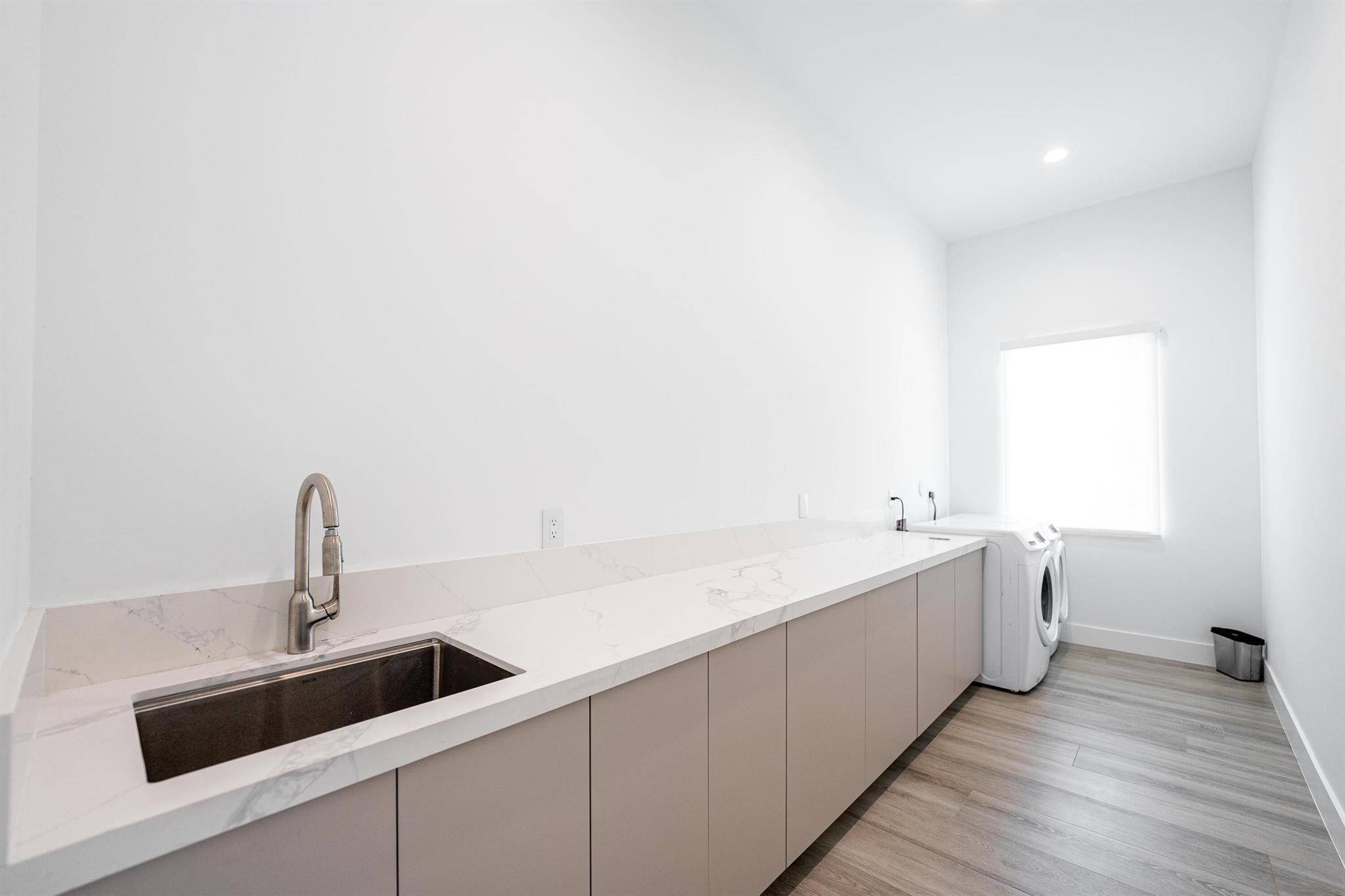 RIVER VISTA SUBDIVISION R - Residential