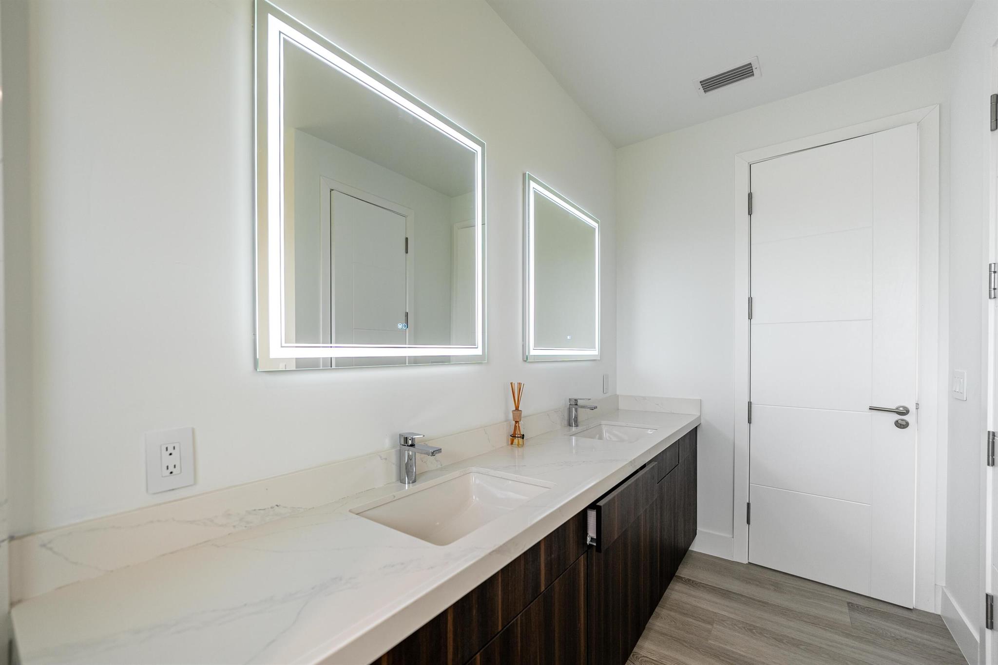 RIVER VISTA SUBDIVISION R - Residential