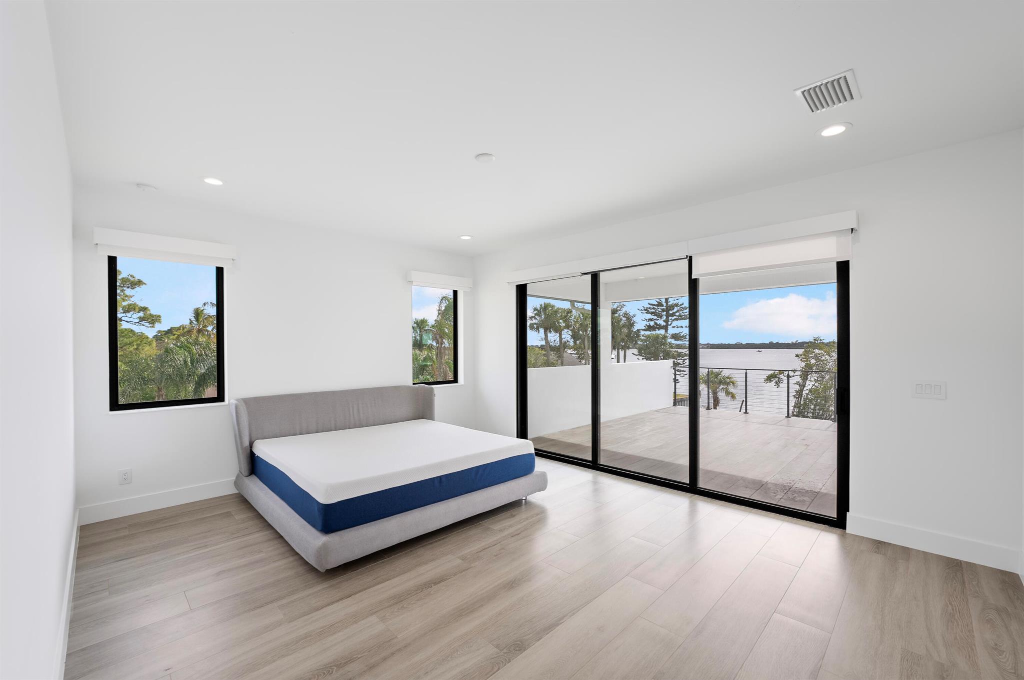 RIVER VISTA SUBDIVISION R - Residential