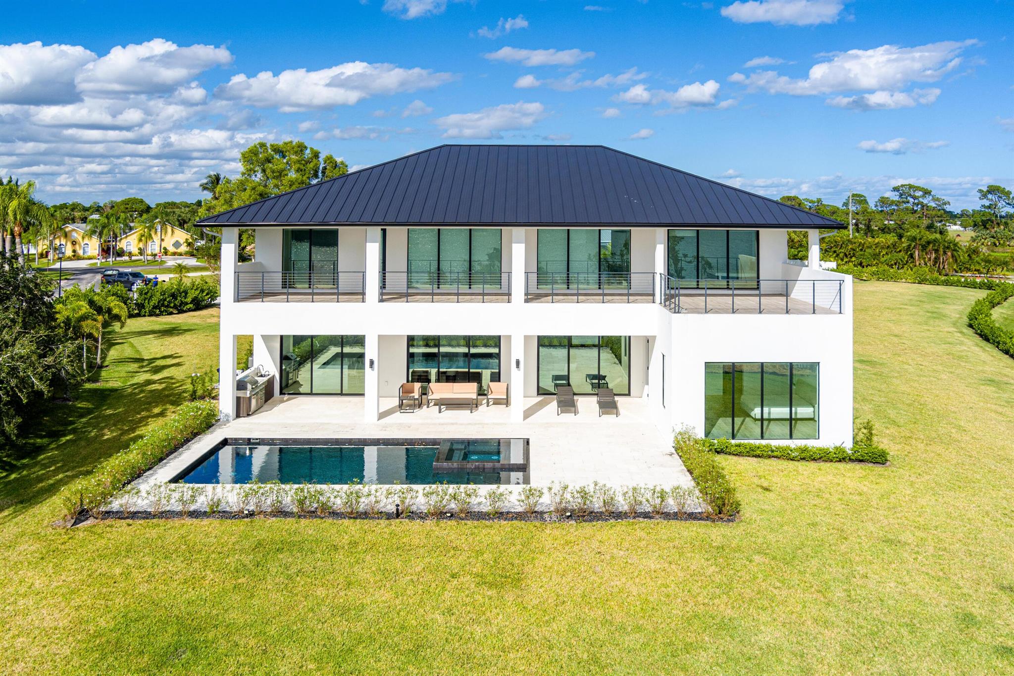 3316 SE River Vista Court