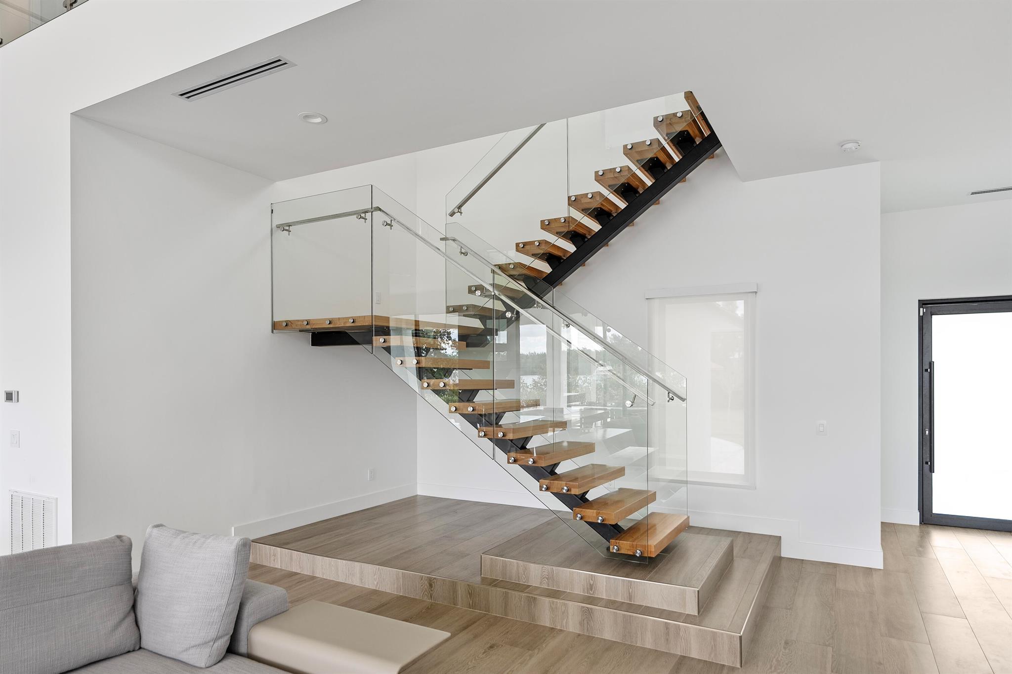 RIVER VISTA SUBDIVISION R - Residential