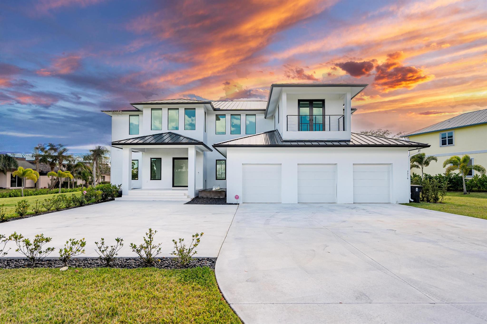 3316 SE River Vista Court