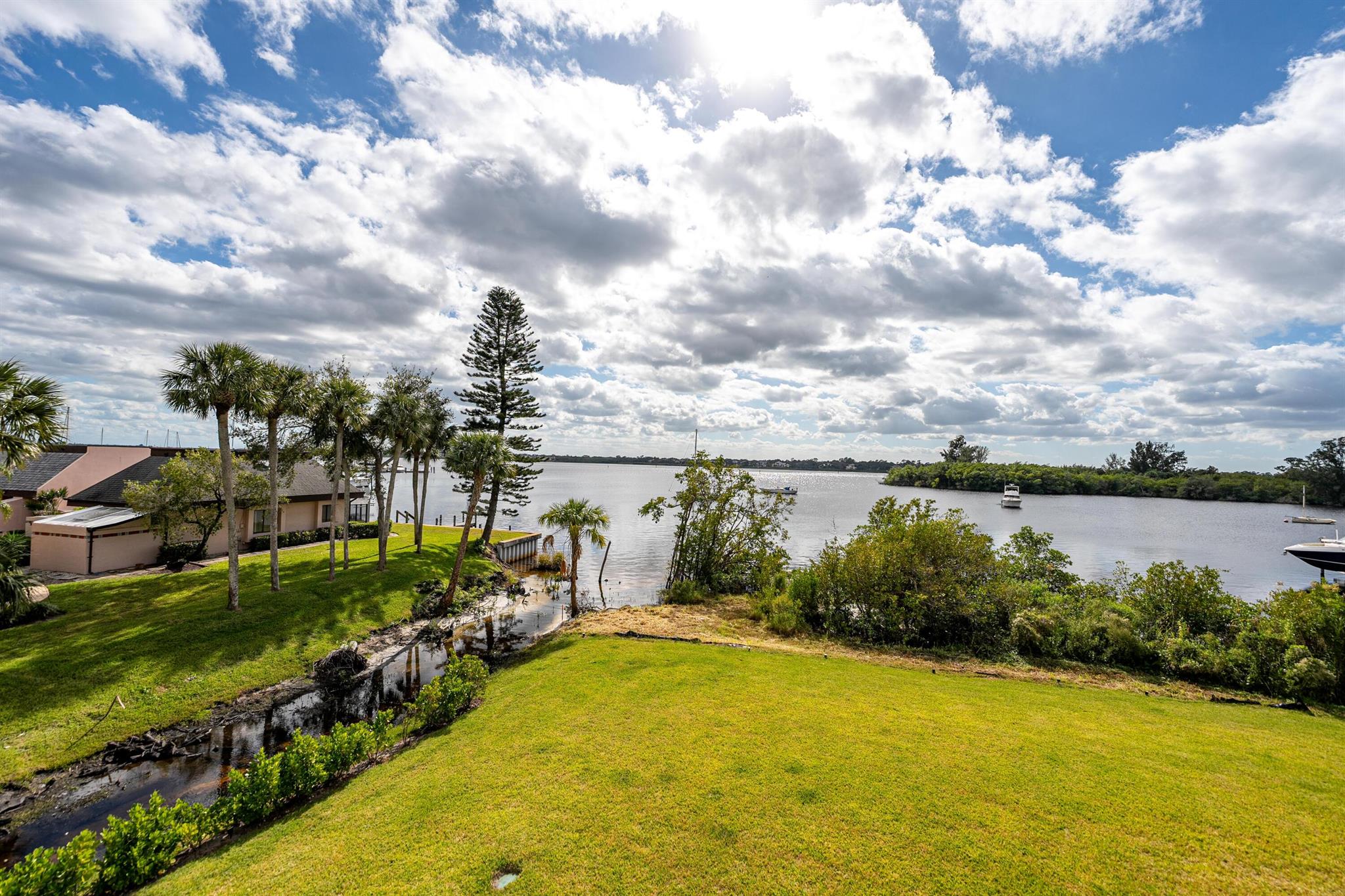 RIVER VISTA SUBDIVISION R - Residential