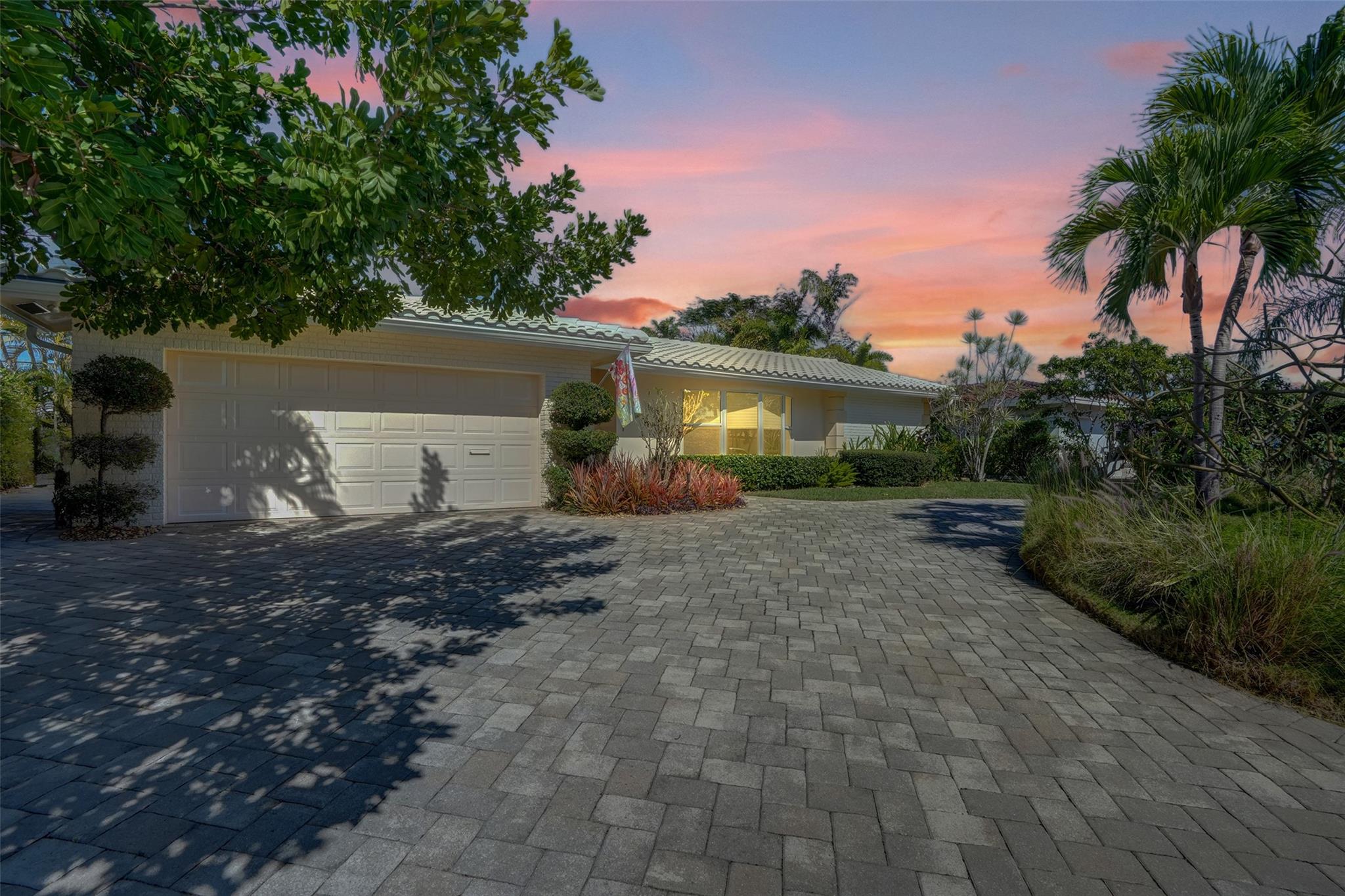 1951 NE 54th St