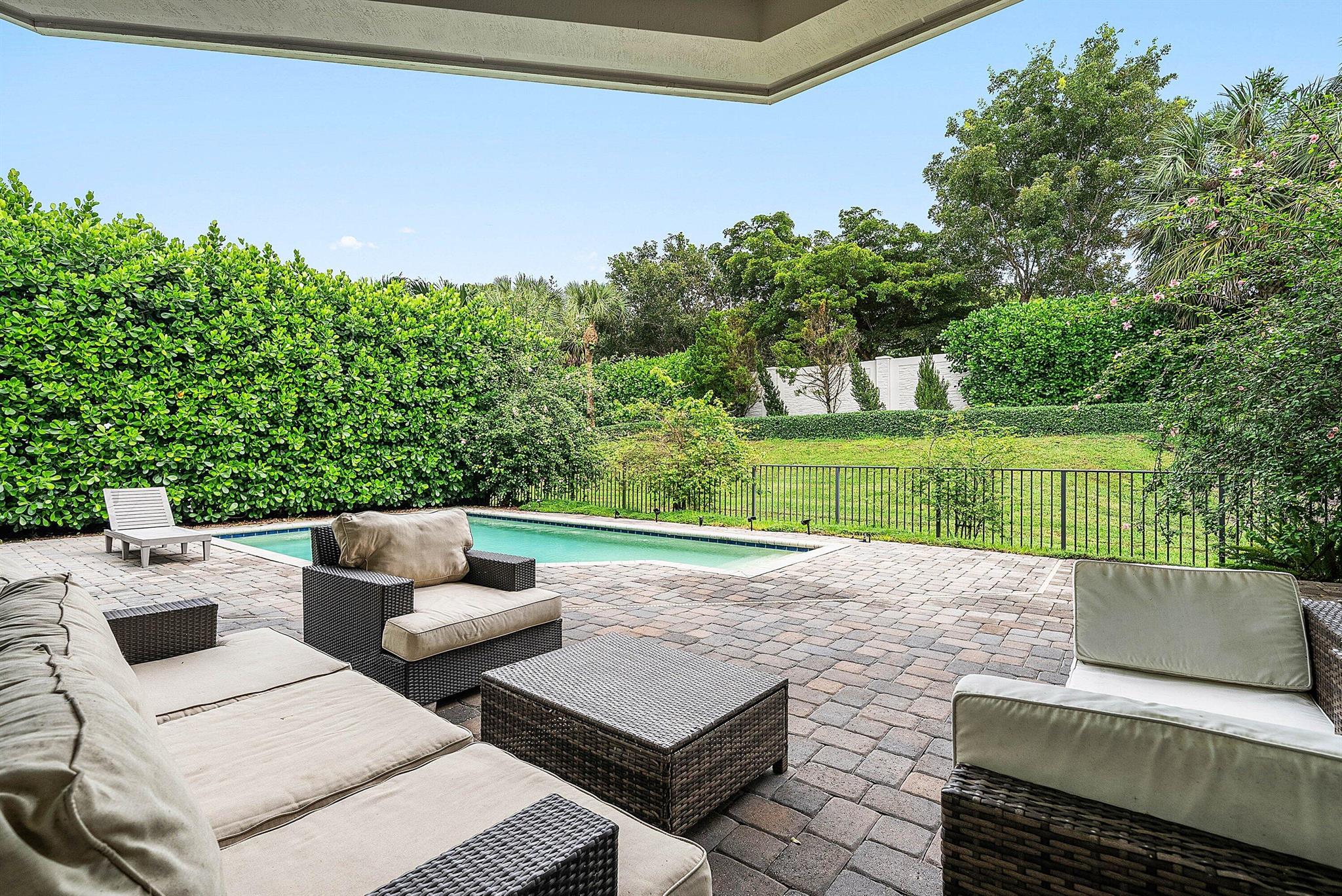 ROYAL PALM POLO PLAT - Residential