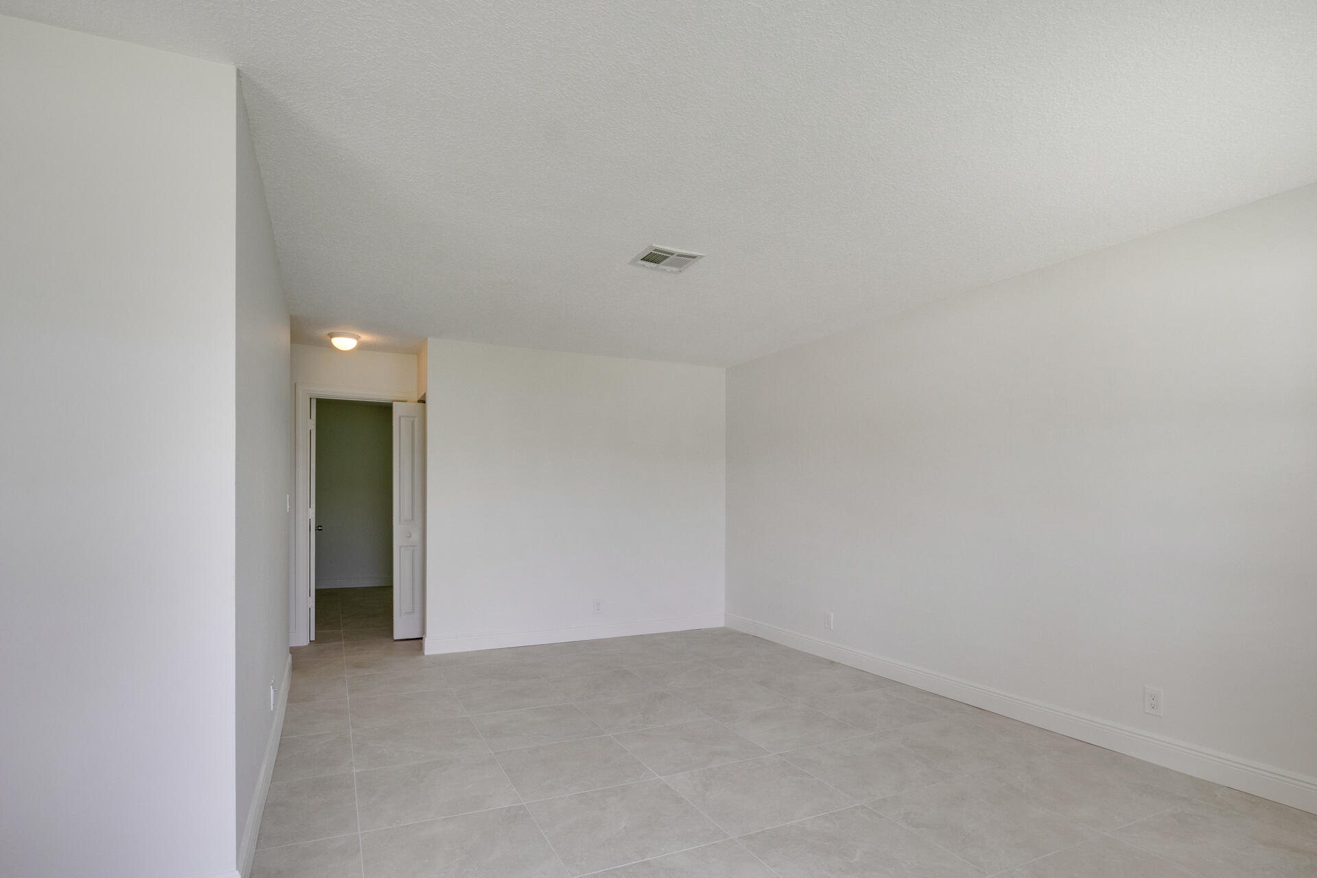PALM ACRES TR 4 - Residential Lease