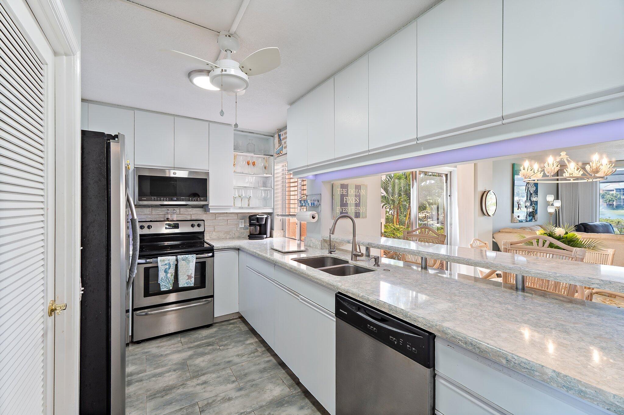 JUPITER BAY ONE THRU SIX CONDO - Residential