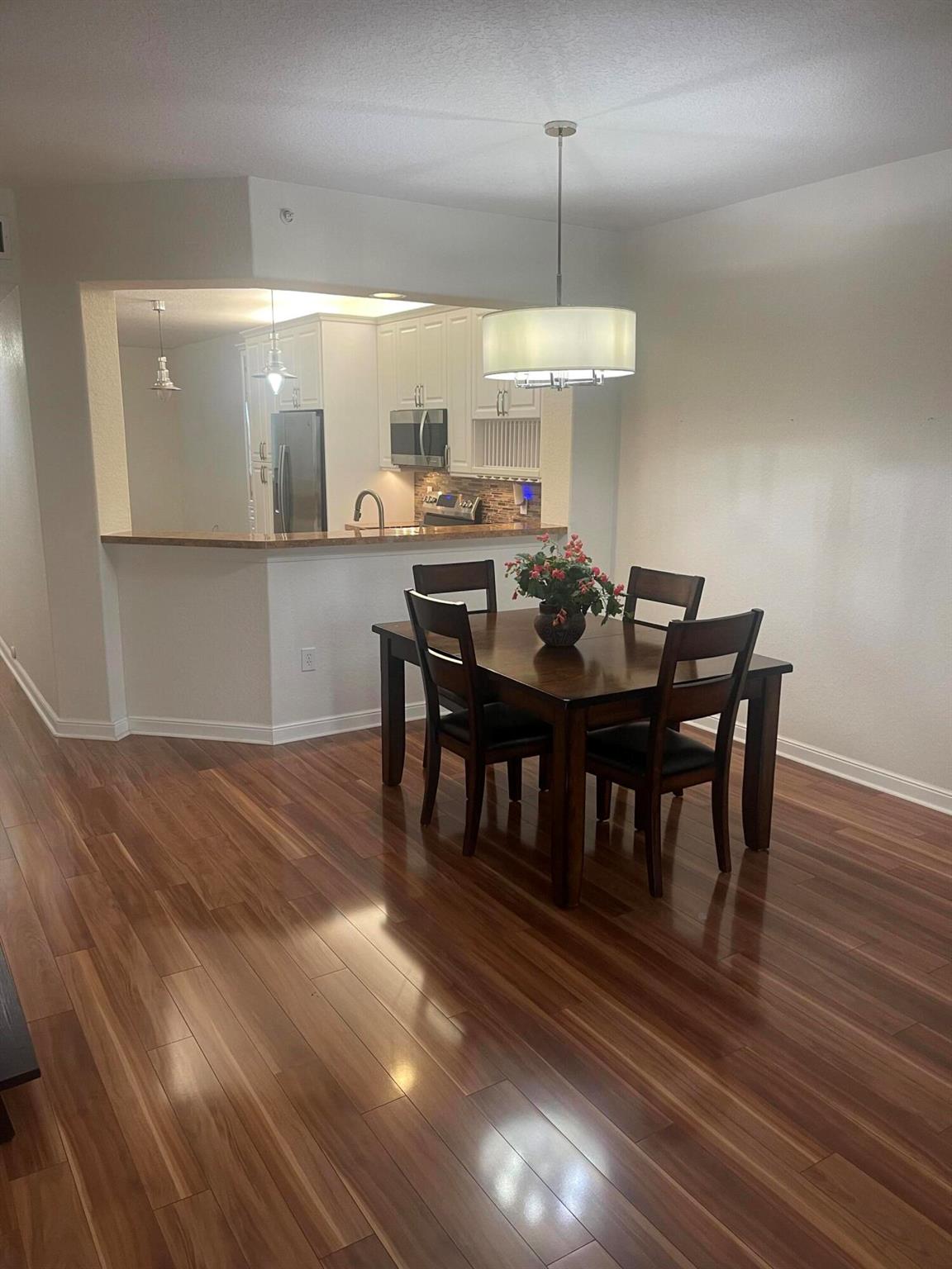 SOUTHAMPTON CONDOMINIUM F - Residential