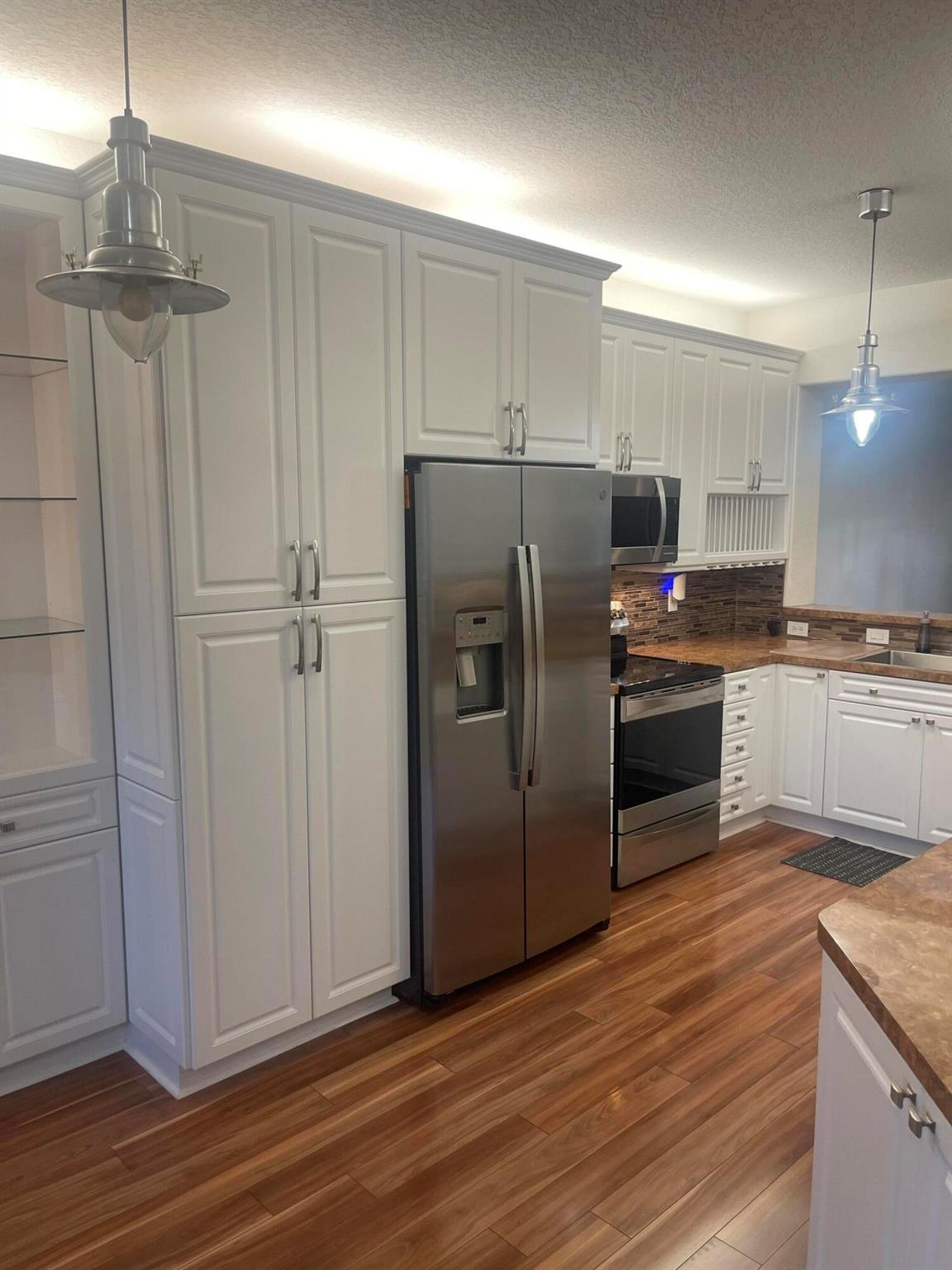 SOUTHAMPTON CONDOMINIUM F - Residential