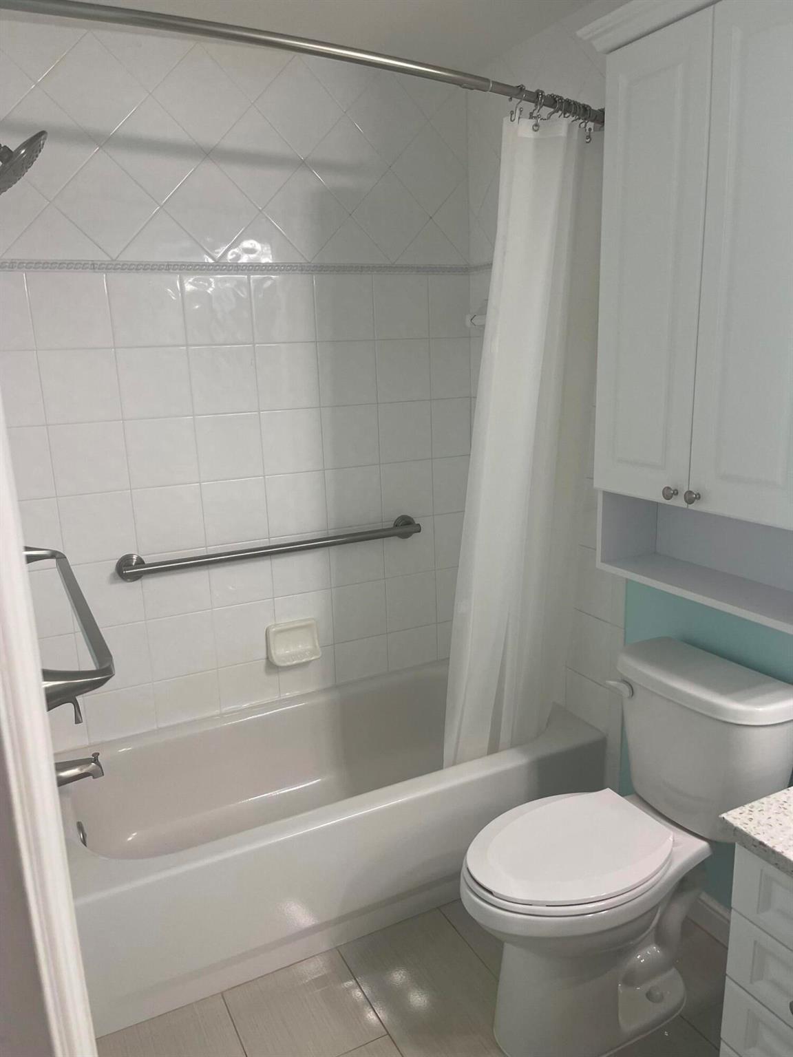 SOUTHAMPTON CONDOMINIUM F - Residential