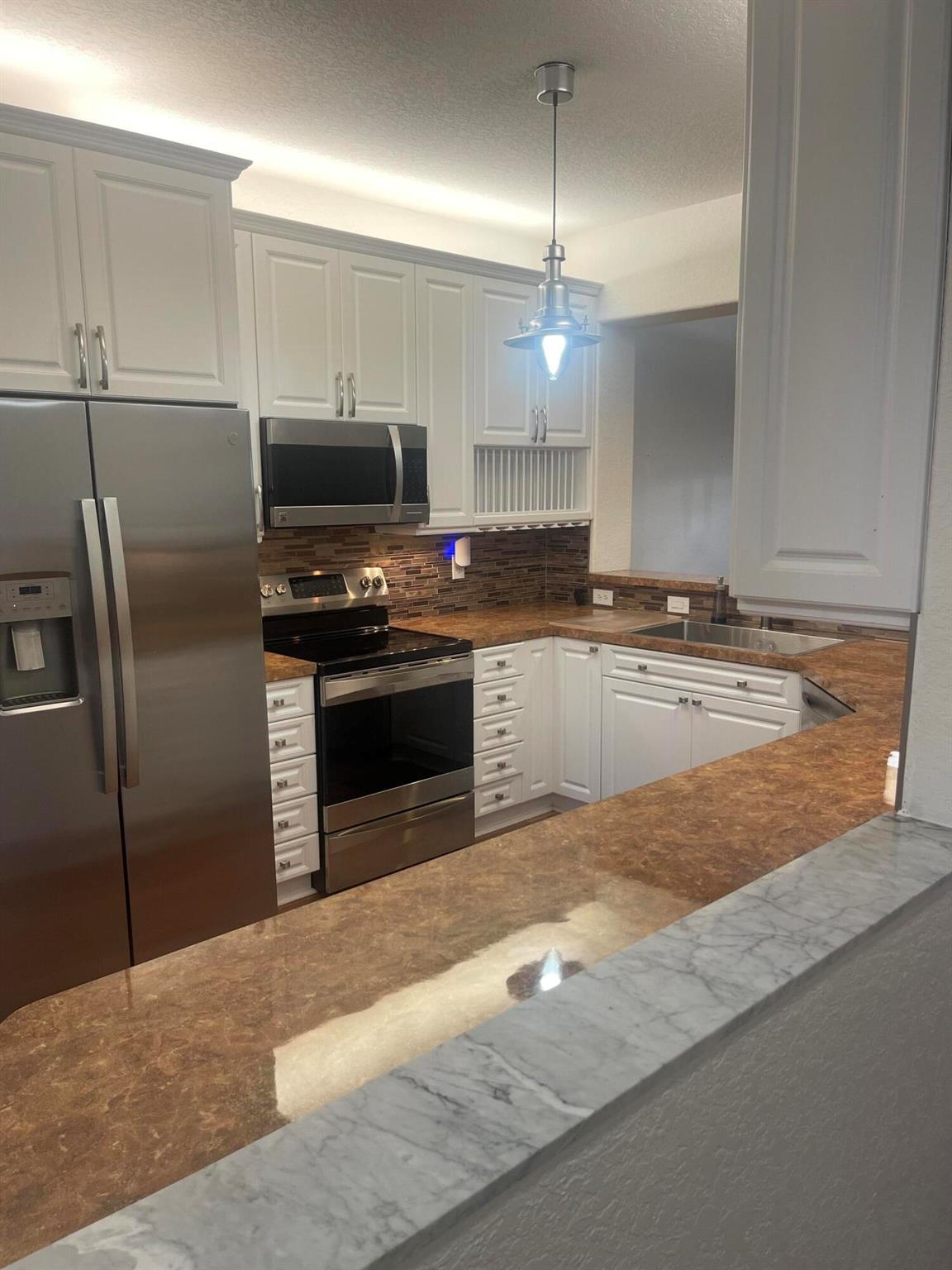 SOUTHAMPTON CONDOMINIUM F - Residential