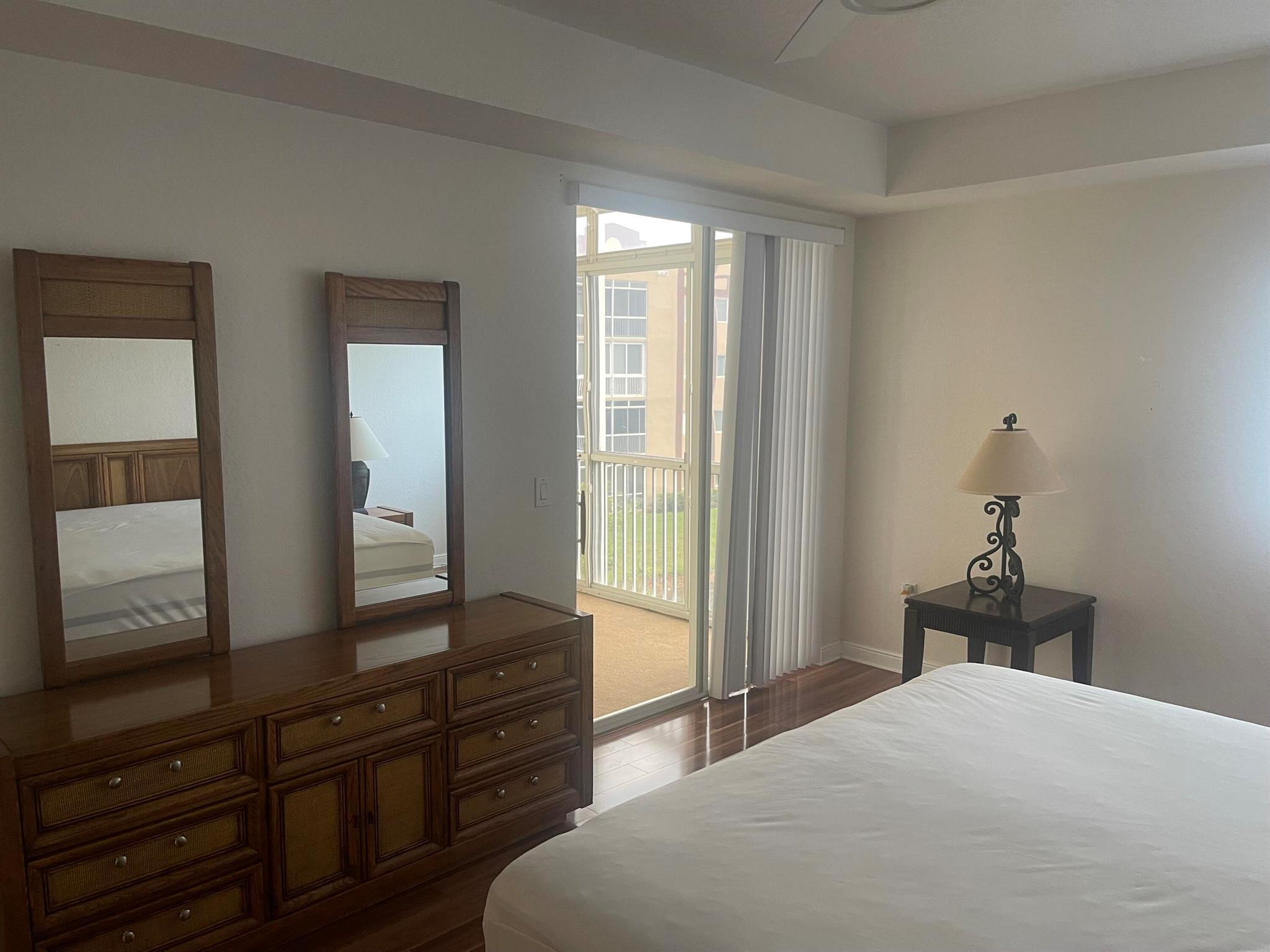 SOUTHAMPTON CONDOMINIUM F - Residential