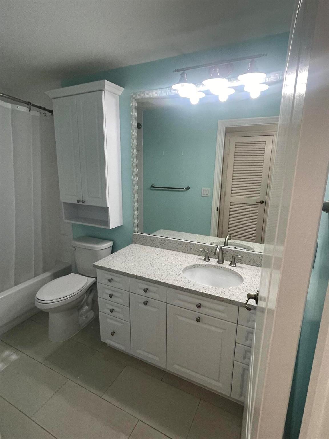 SOUTHAMPTON CONDOMINIUM F - Residential