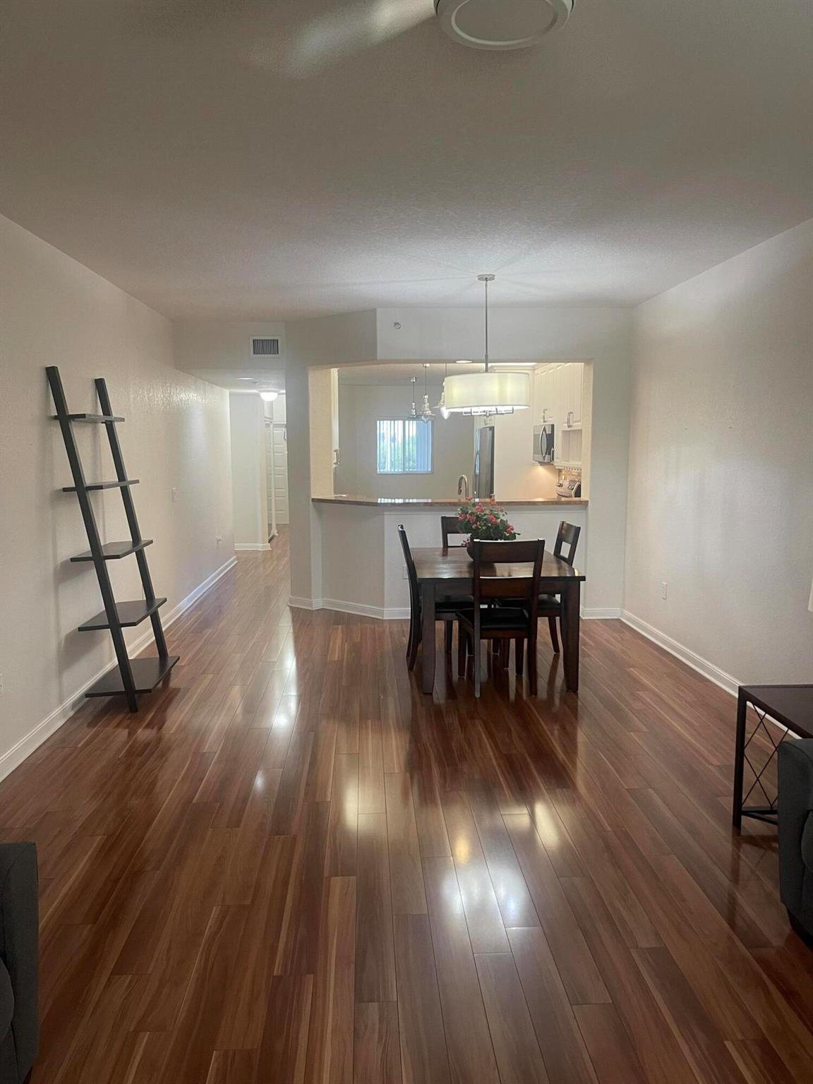 SOUTHAMPTON CONDOMINIUM F - Residential