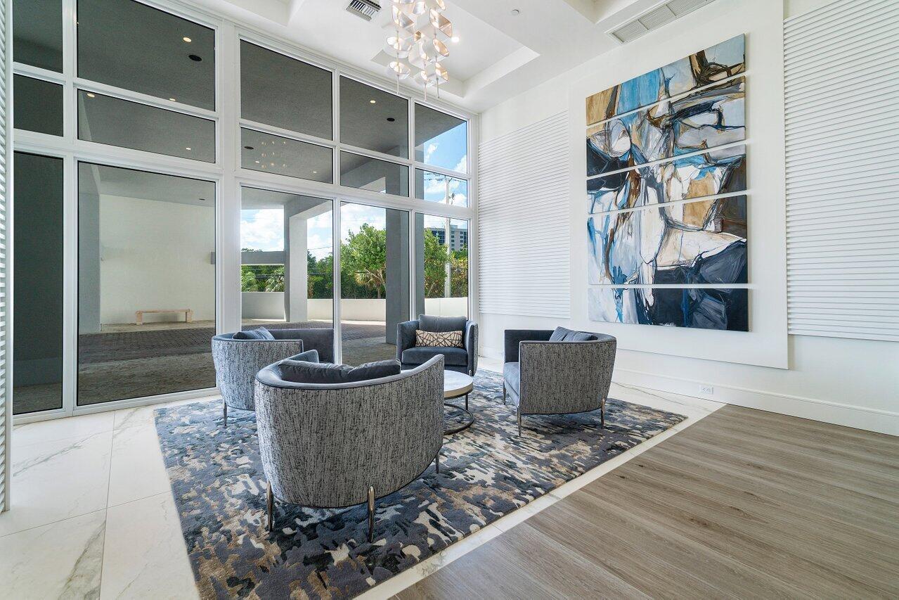 CLARENDON - Residential
