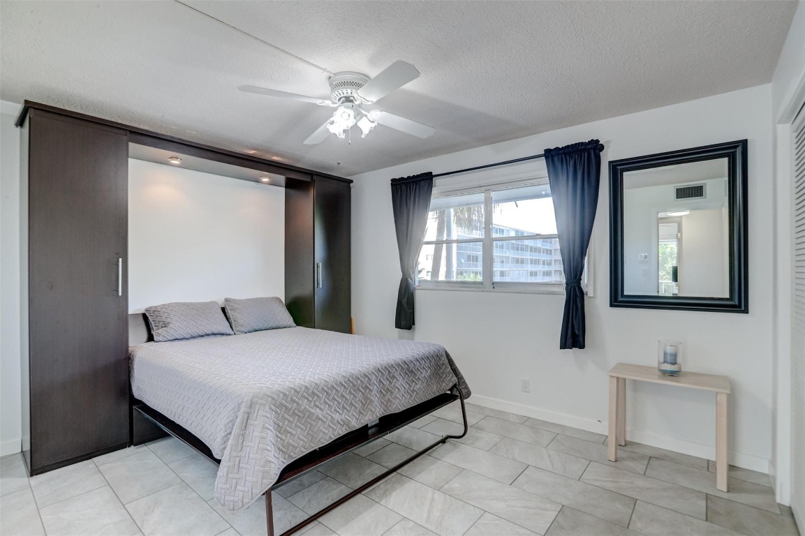 HILLCREST COOUNTRY CLUB - Residential